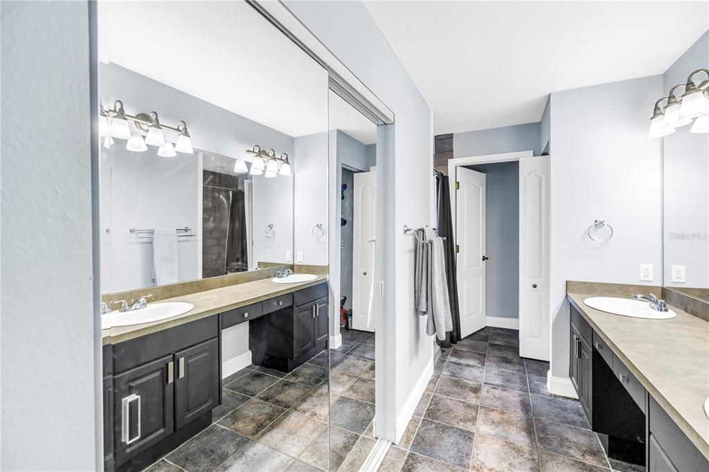 Bathroom, Dual Sink Vanities, Interior