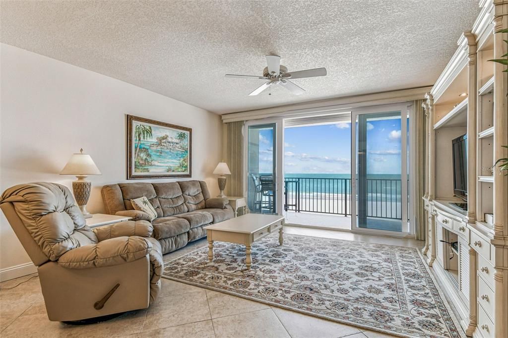 Interior, Living room, Water