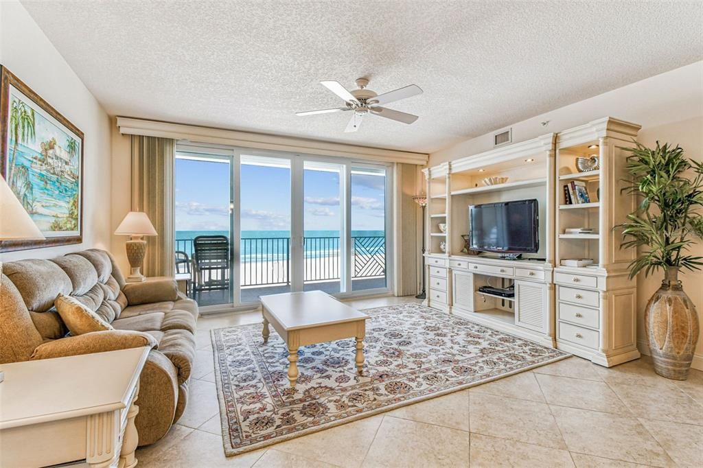 Interior, Living room, Water