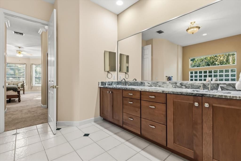 Bathroom, Dual Sink Vanities, Interior, Recessed Lighting