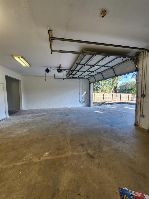 Garage, Interior