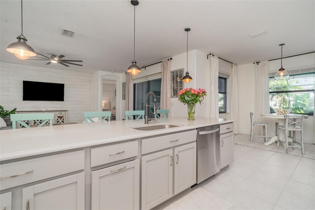 Dining room, Interior, Kitchen, Pendant Lights