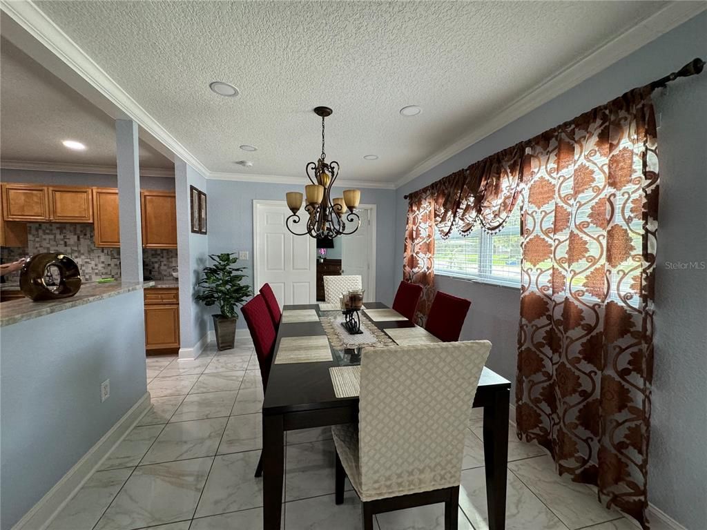 Chandelier, Dining room, Interior, Kitchen, Marble, Recessed Lighting