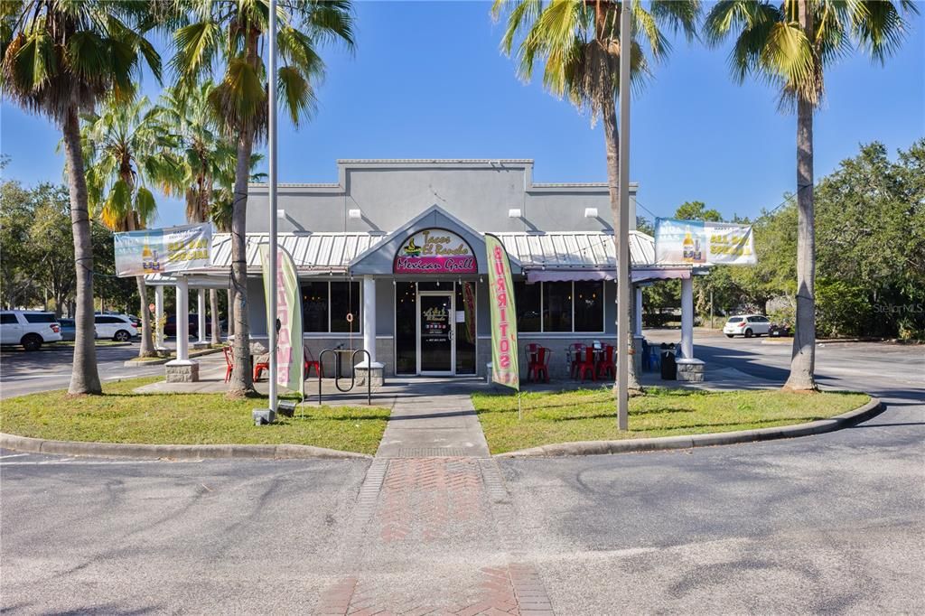 Exterior, Facade, None