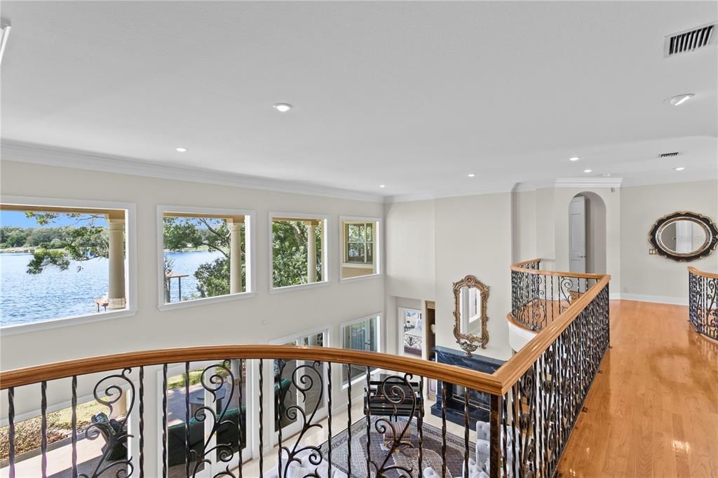 Interior, Recessed Lighting, Water, Wood Texture Flooring