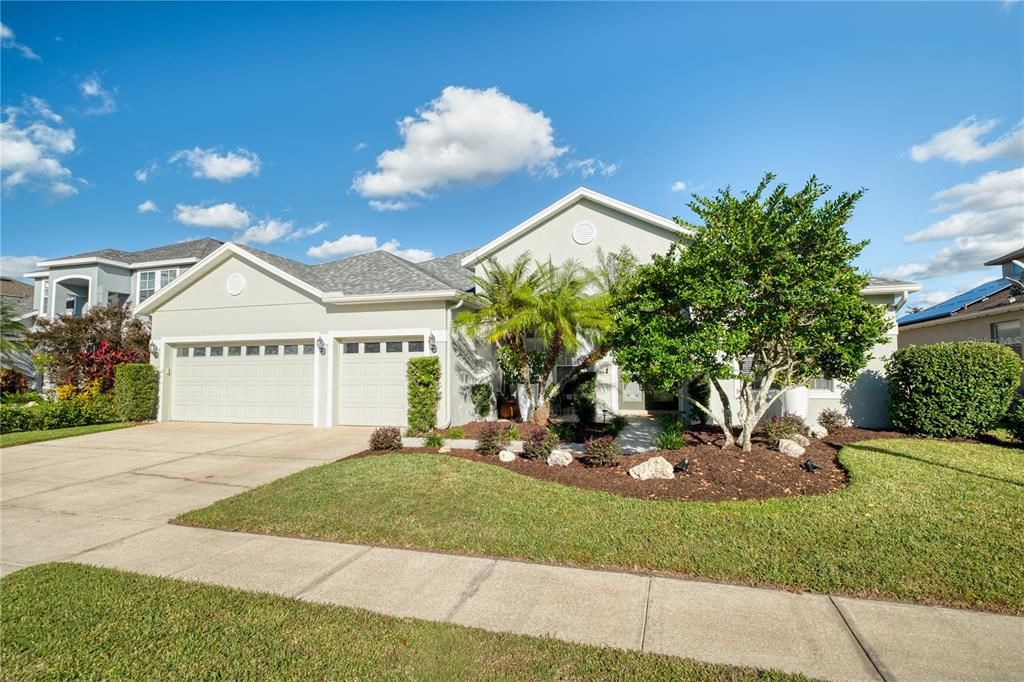 Attached, Exterior, Facade, Ranch