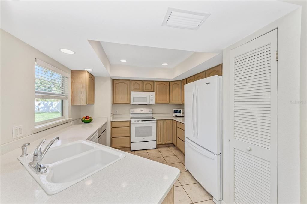 Interior, Kitchen, Recessed Lighting