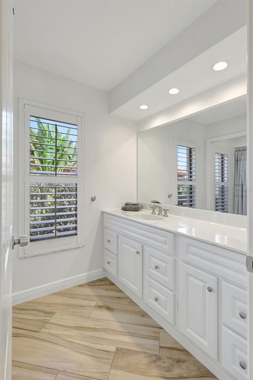 Bathroom, Interior, Recessed Lighting