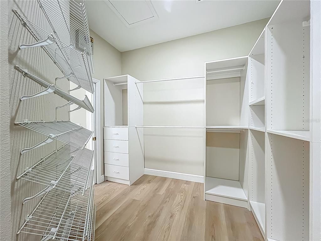 Interior, Walk-in Closets, Wood Texture Flooring