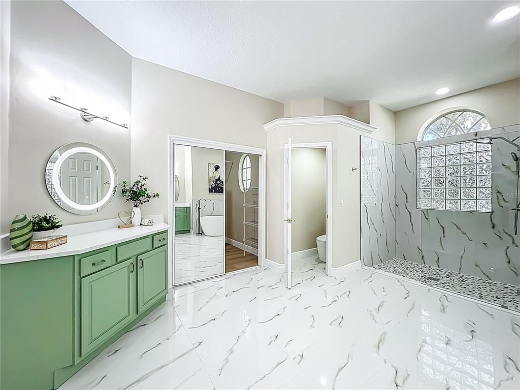 Bathroom, Interior, Marble, Marble Walls, Recessed Lighting