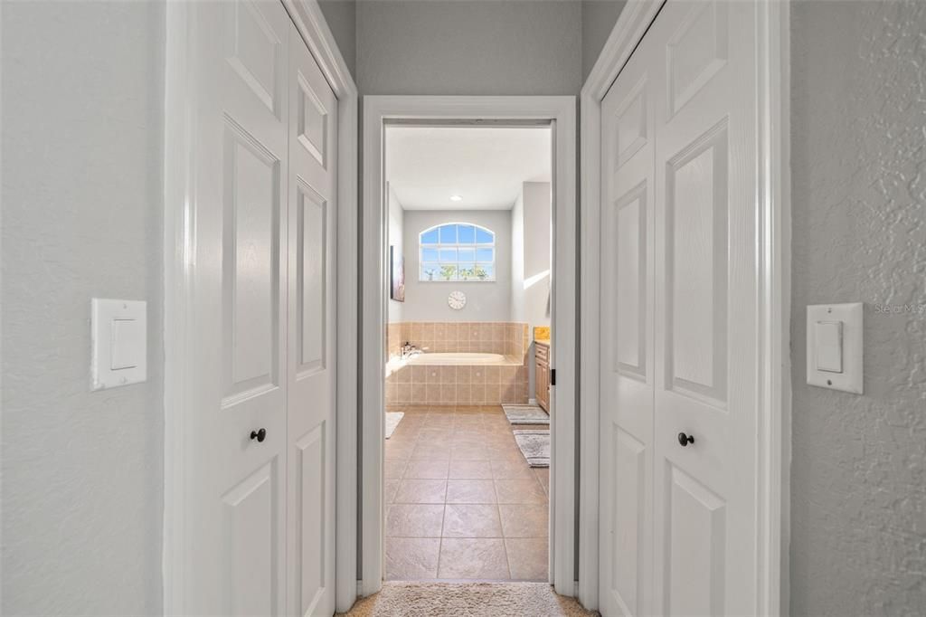Bathroom, Interior, Recessed Lighting