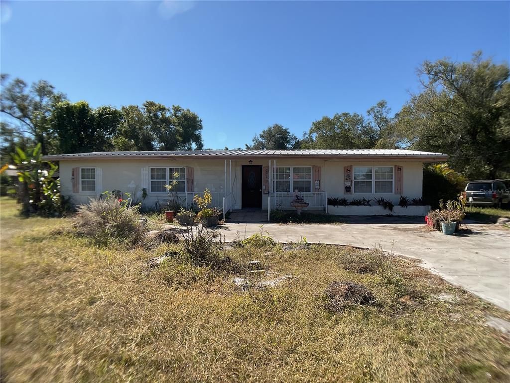 Backyard, Exterior, Facade, Ranch