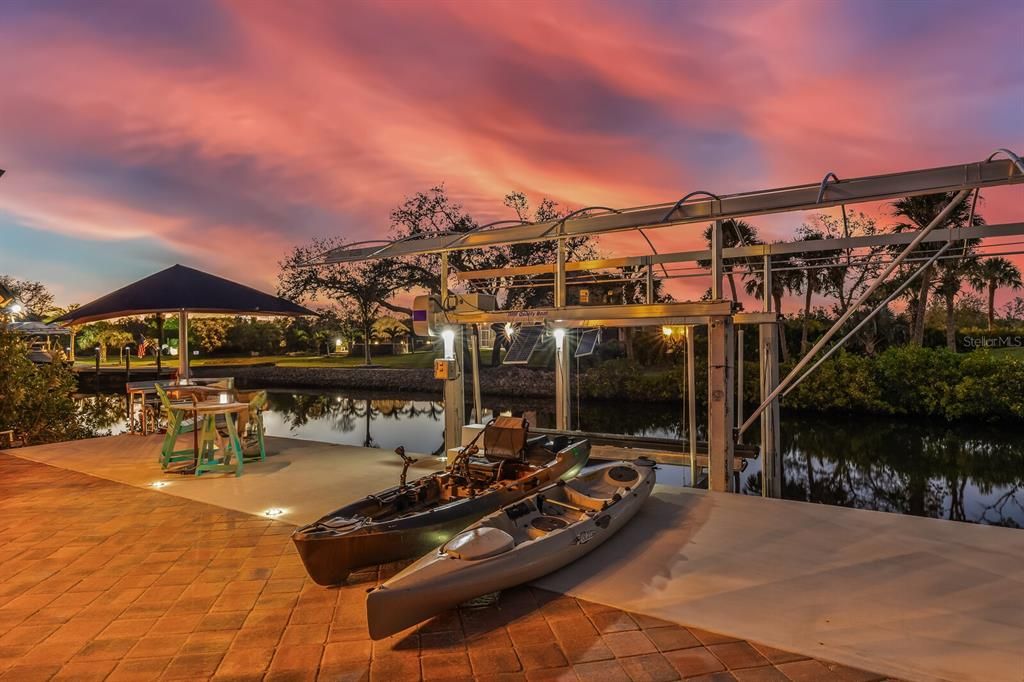 Exterior, Pool, Water