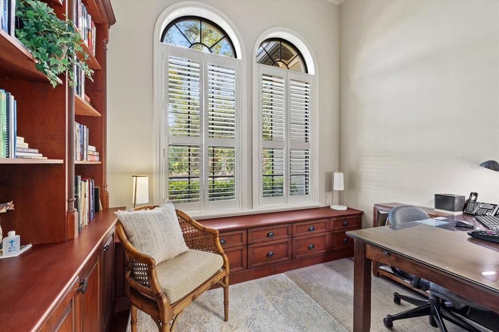 Home Office, Interior