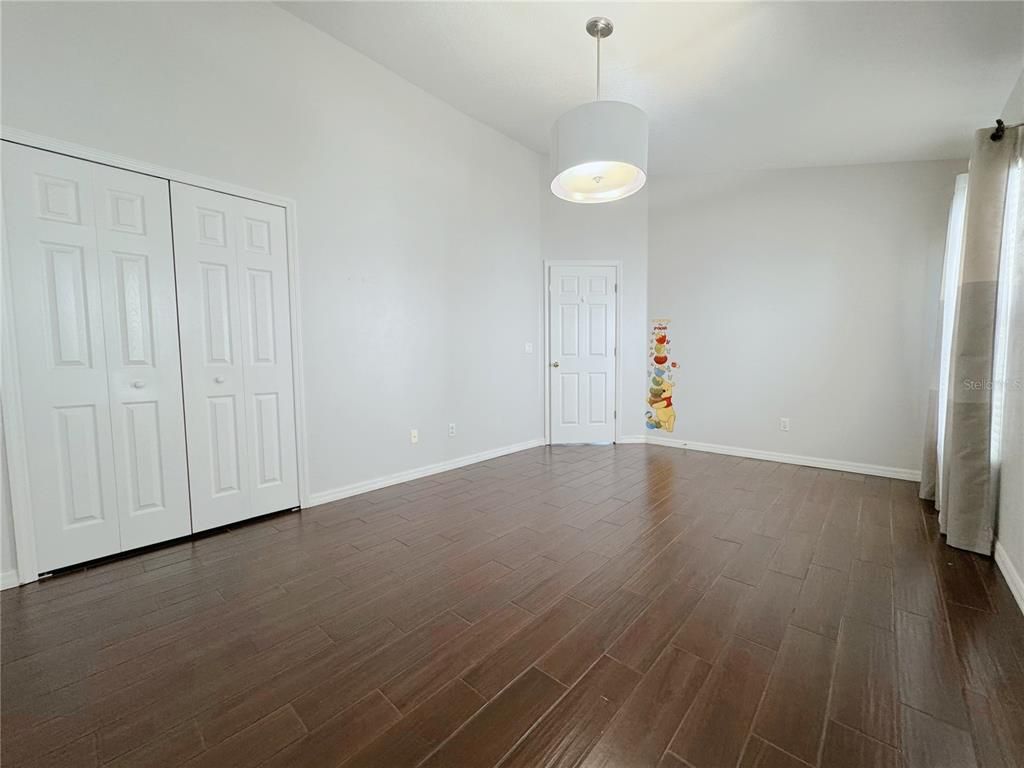 Empty room, Interior, Pendant Lights