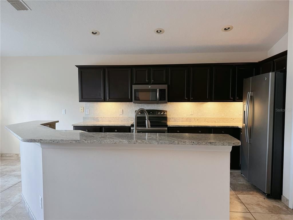 Empty room, Interior, Pendant Lights, Wood Texture Flooring
