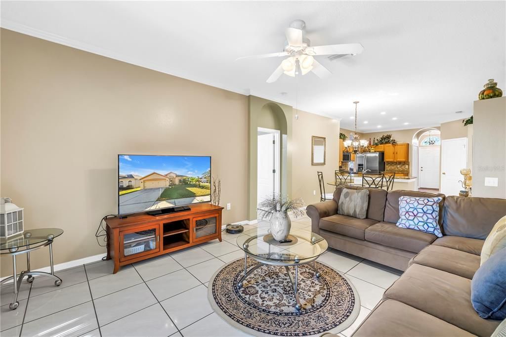 Chandelier, Dining room, Interior, Kitchen, Living room, Pendant Lights, Recessed Lighting