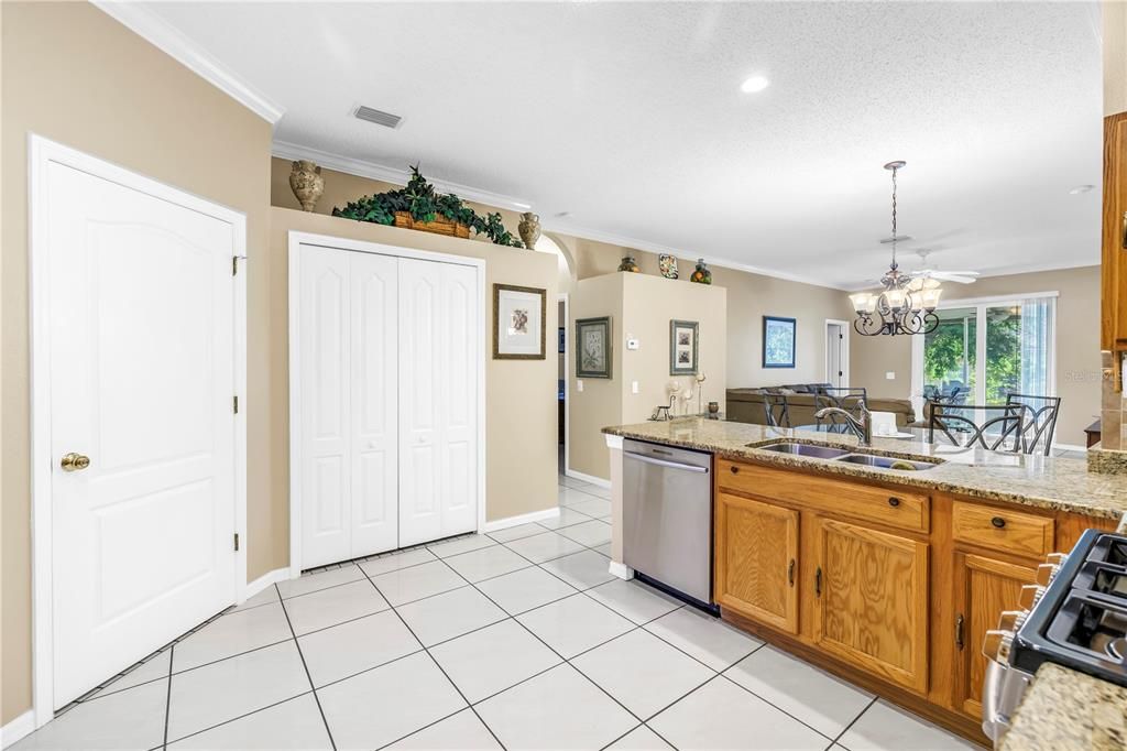 Chandelier, Dining room, Interior, Kitchen, Recessed Lighting