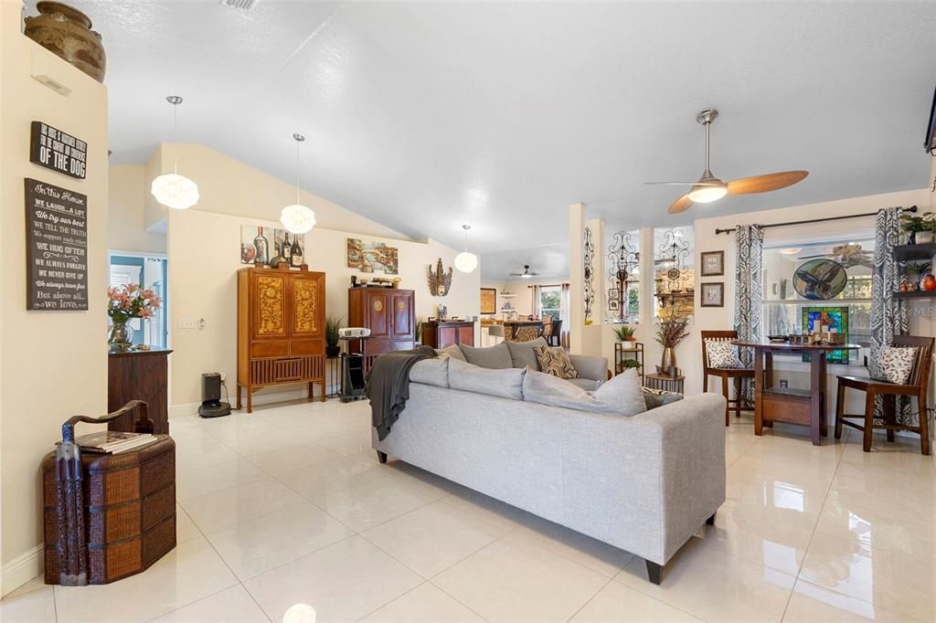 Dining room, Interior, Living room, Pendant Lights, Recessed Lighting