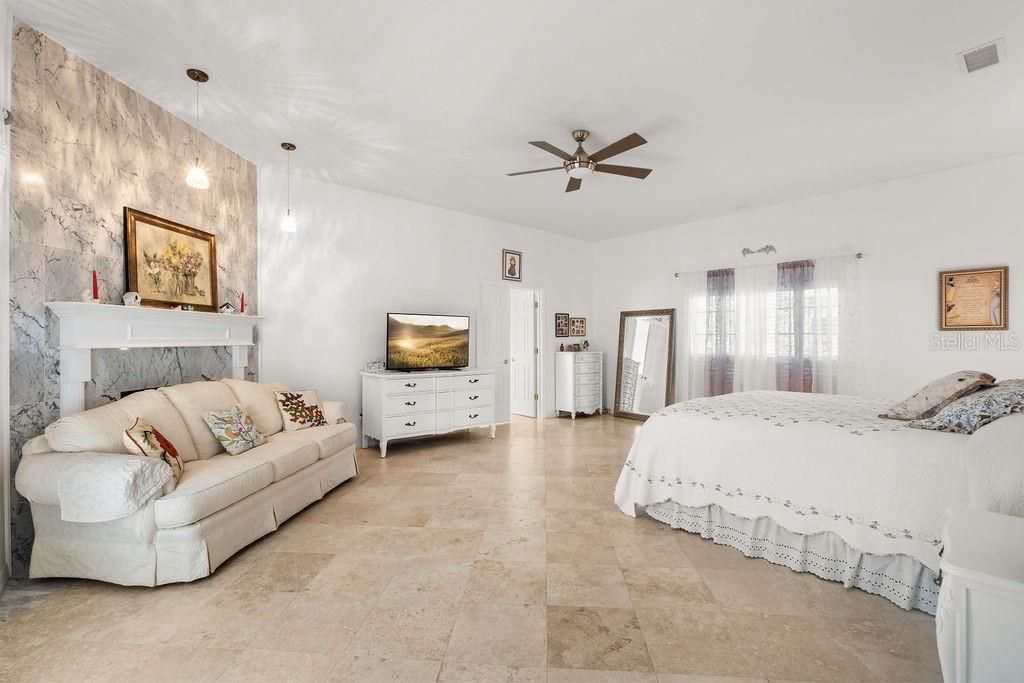 Bedroom, Fireplace, Interior, Pendant Lights