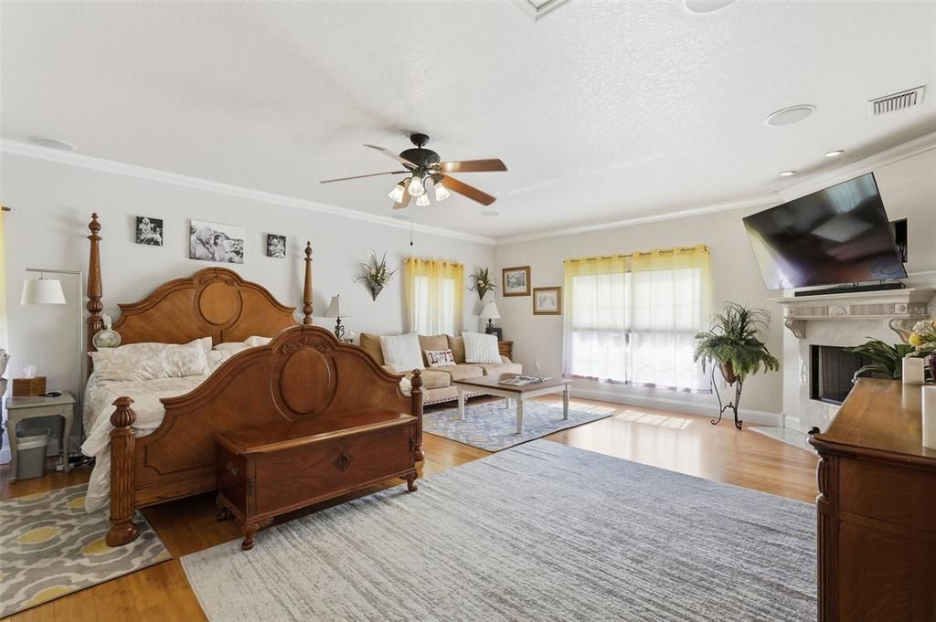 Bedroom, Fireplace, Interior, Living room, Wood Texture Flooring