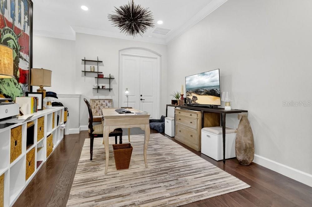 Home Office, Interior, Recessed Lighting, Wood Texture Flooring