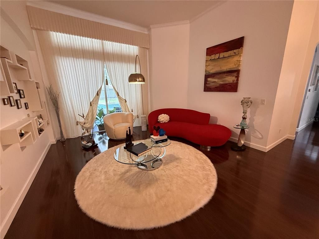 Interior, Pendant Lights, Wood Texture Flooring