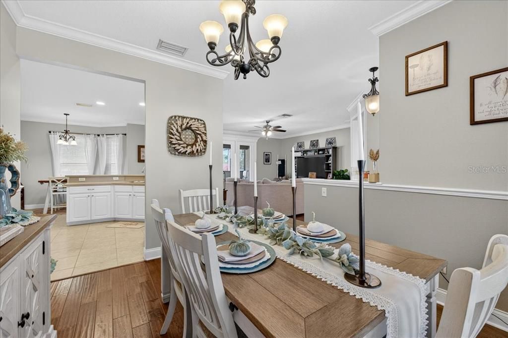 Chandelier, Dining room, Interior, Recessed Lighting, Wood Texture Flooring