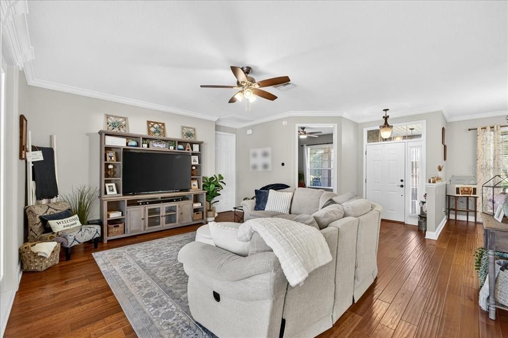 Interior, Living room, Pendant Lights, Wood Texture Flooring