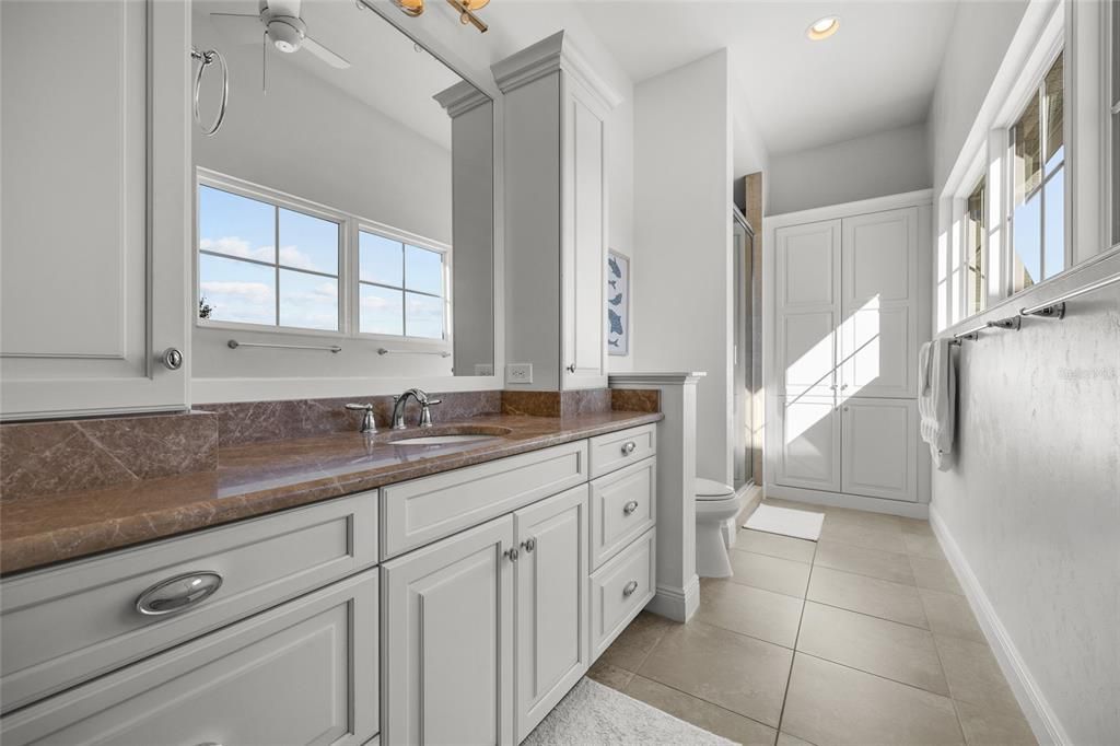 Bathroom, Interior, Recessed Lighting