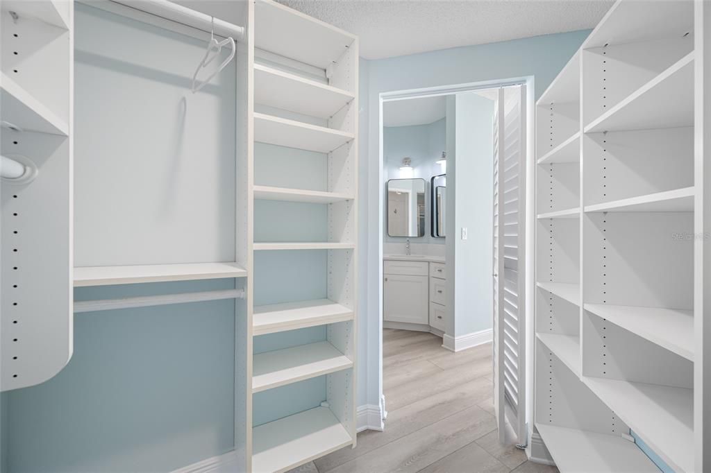 Interior, Walk-in Closets, Wood Texture Flooring