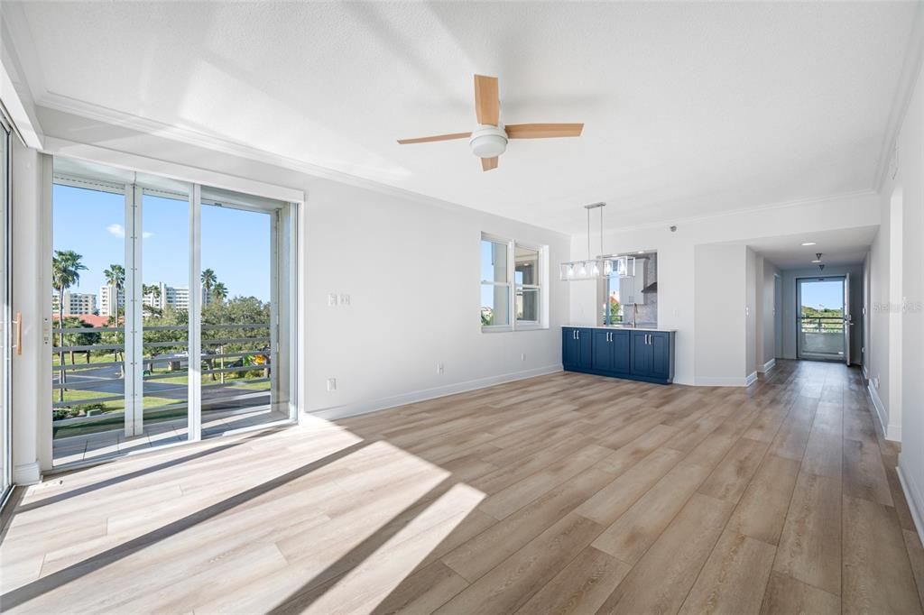 Empty room, Interior, Pendant Lights, Wood Texture Flooring