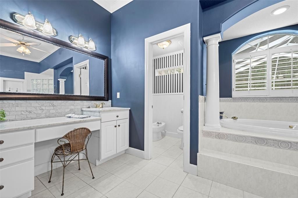 Bathroom, Interior, Recessed Lighting