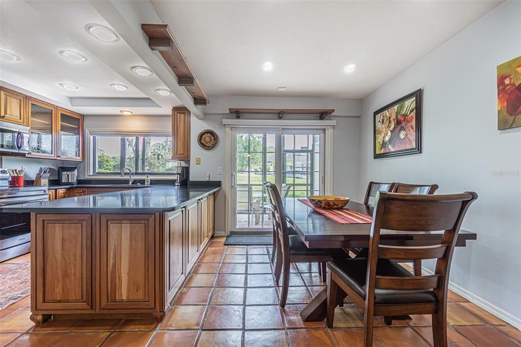 Dining room, Interior, Kitchen, Recessed Lighting