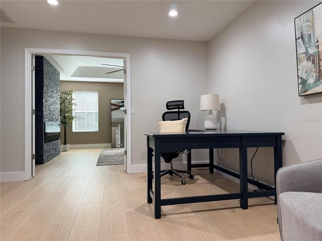 Home Office, Interior, Recessed Lighting, Wood Texture Flooring