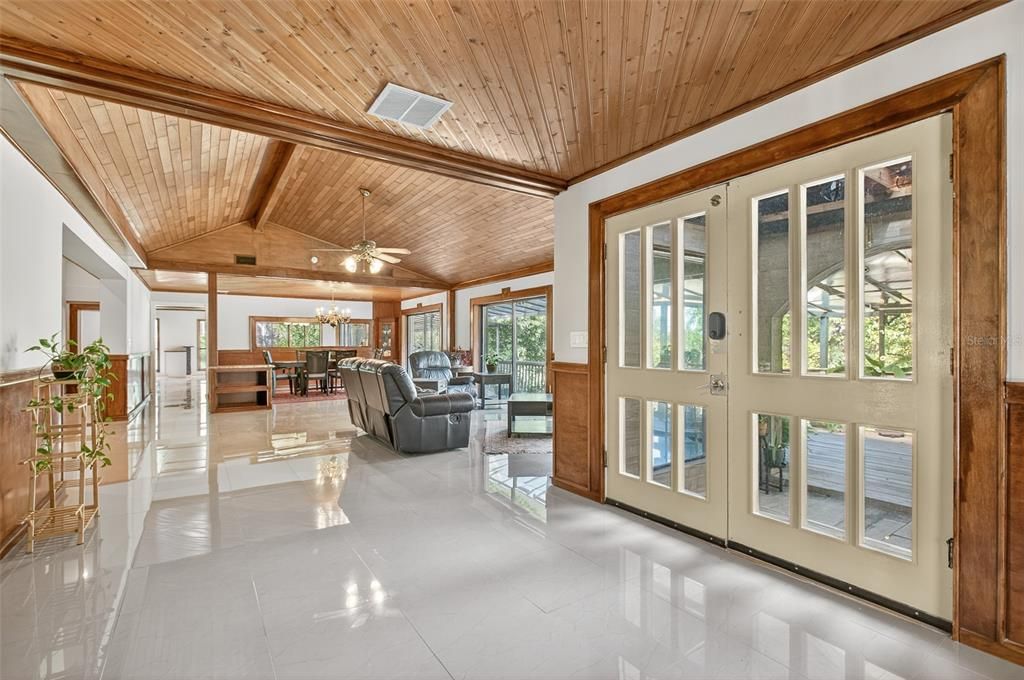 Dining room, Interior, Living room, Wooden Beams, Wooden Ceilings