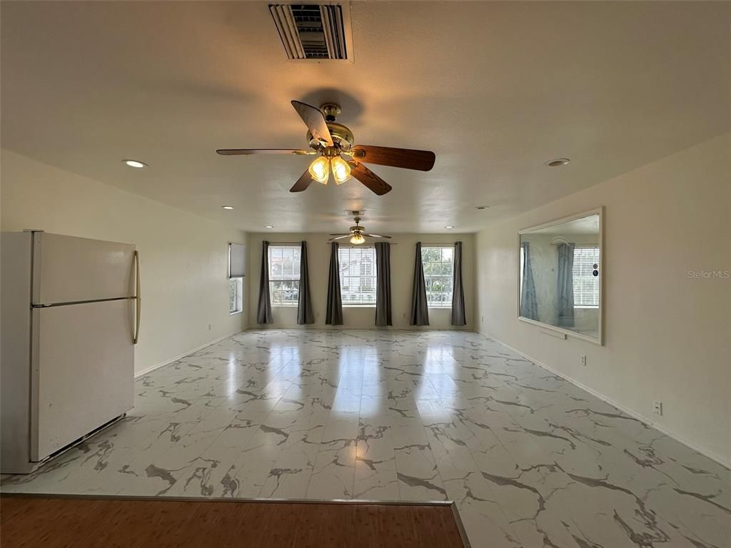 Empty room, Interior, Marble, Recessed Lighting