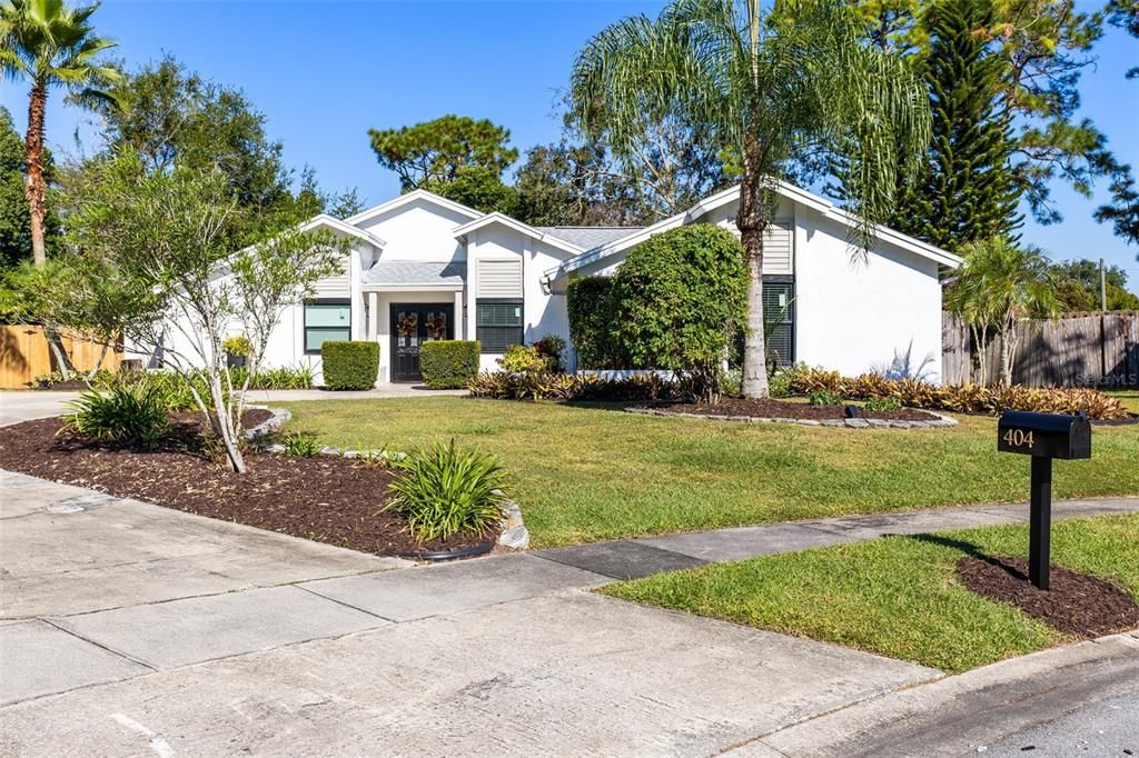 Backyard, Exterior, Facade, Ranch