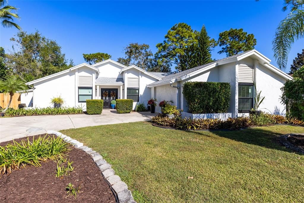 Backyard, Exterior, Facade, Ranch