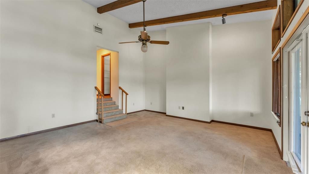 Empty room, Interior, Wooden Beams