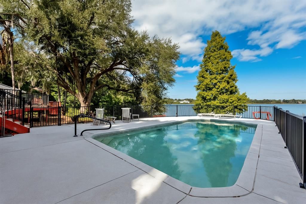 Exterior, Pool, Water