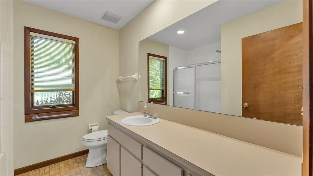 Bathroom, Interior, Recessed Lighting