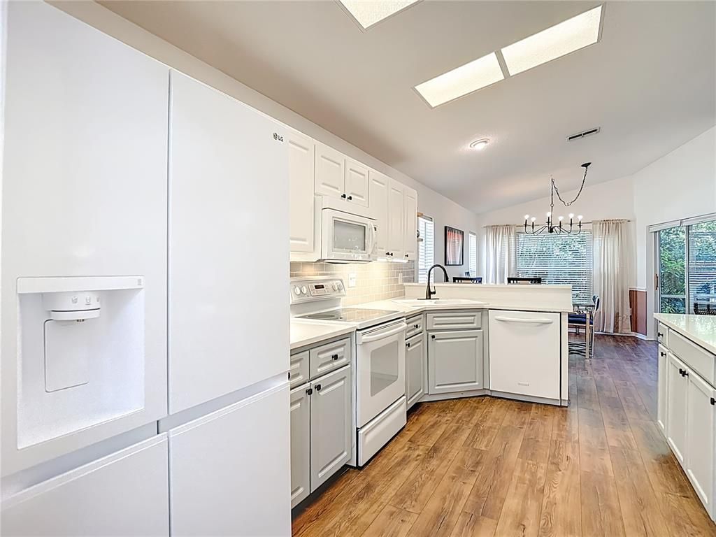Dining room, Interior, Kitchen, Pendant Lights, Wood Texture Flooring