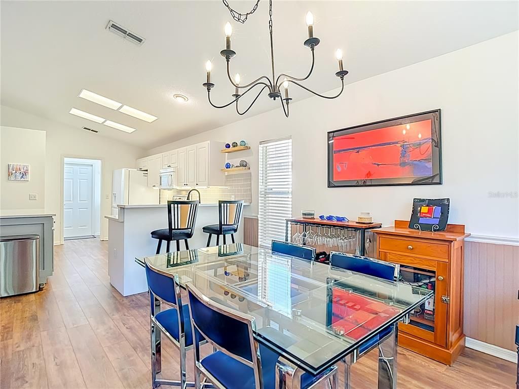 Chandelier, Dining room, Interior, Kitchen, Recessed Lighting, Wood Texture Flooring