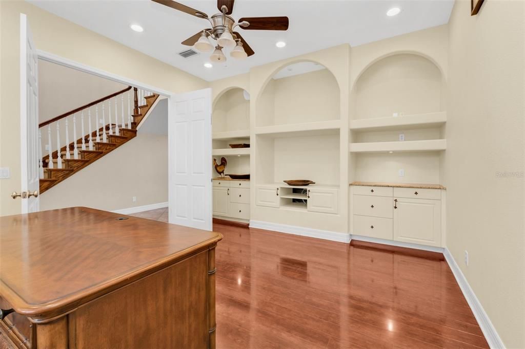 Interior, Recessed Lighting, Wood Texture Flooring