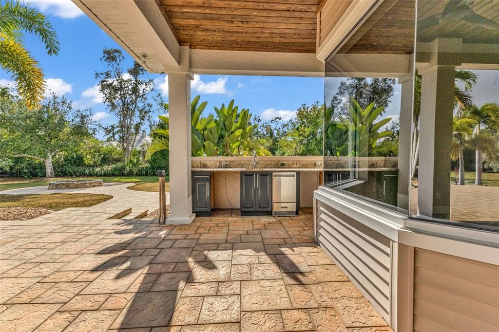 Exterior, Outdoor Kitchen