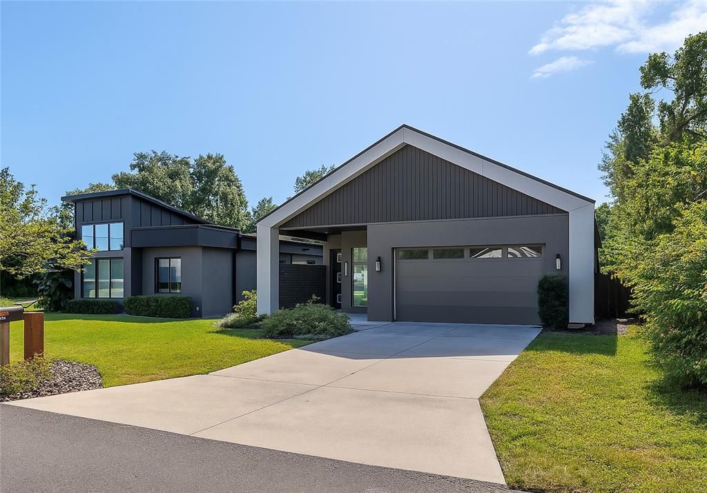 Attached, Exterior, Facade, Farmhouse