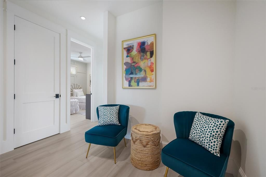 Interior, Recessed Lighting, Wood Texture Flooring