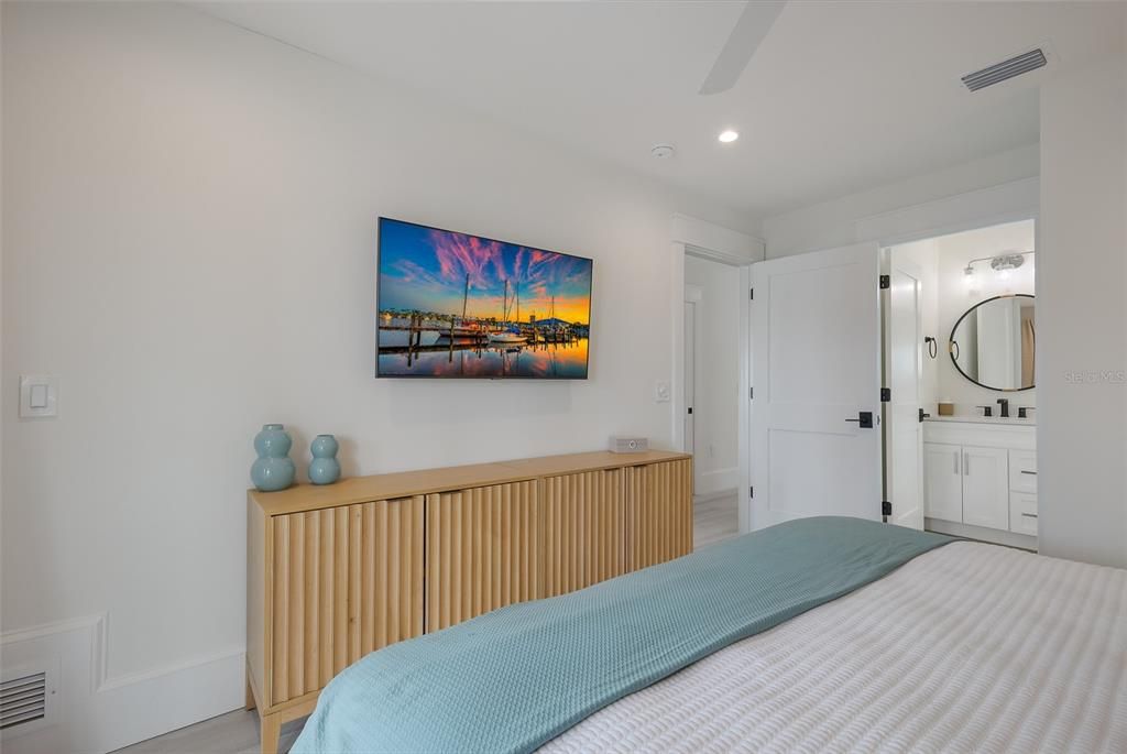 Bathroom, Bedroom, Interior, Recessed Lighting