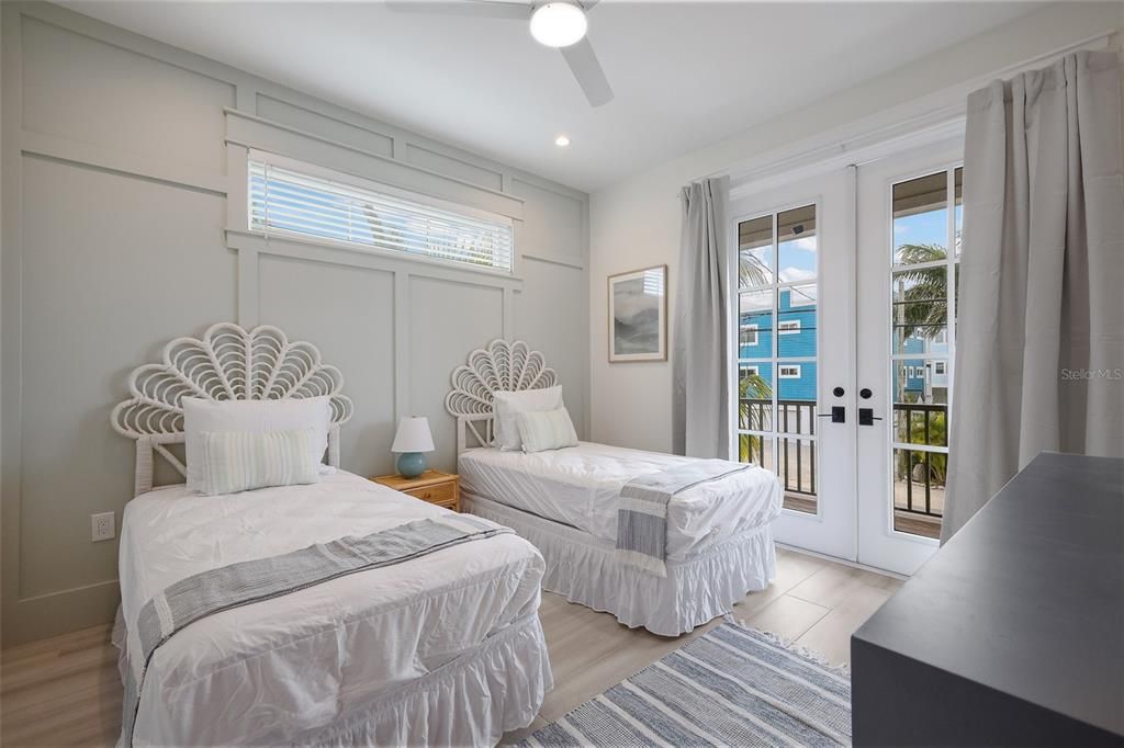 Bedroom, Interior, Recessed Lighting, Water, Wood Texture Flooring